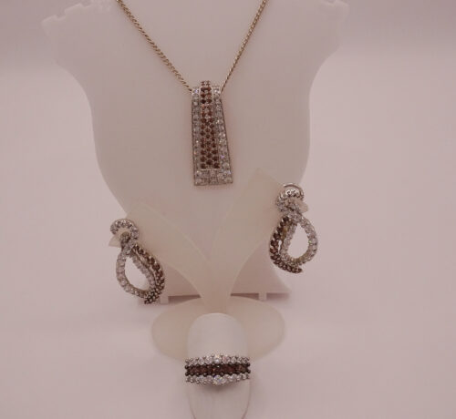 Silber Set aus Anhänger mit Kette , Ohrringen ,passenden Ring mit funkelden Zirkonia