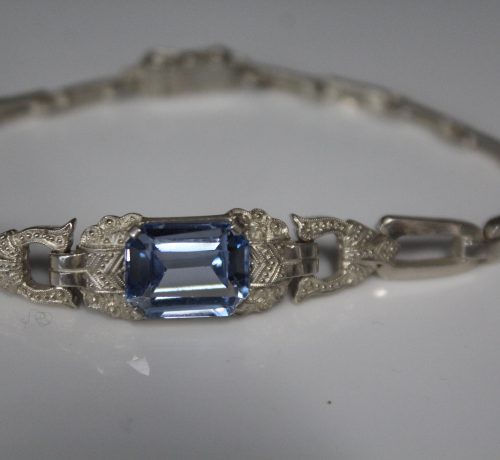 Wunderschönes Armband aus 835er Silber mit einem Aquamarin